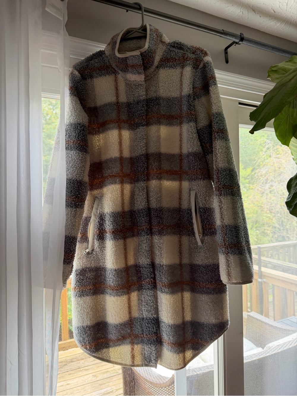 Aspen- Plaid Sherpa Coat in Cream and Gray — Women's Lightweight Warm Jacket